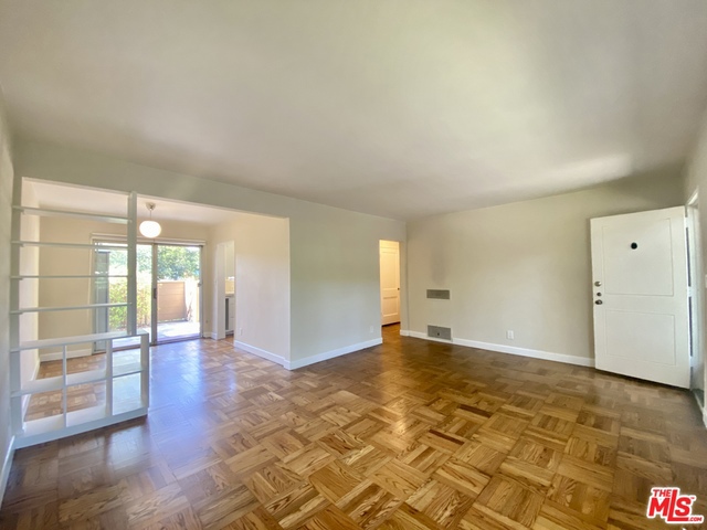 5443 Village, Los Angeles, CA 90016