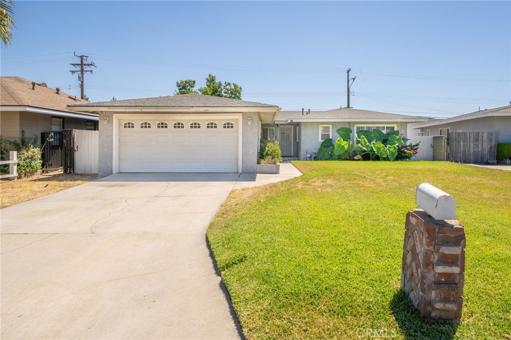 155 E Home Street, Rialto, CA 92376