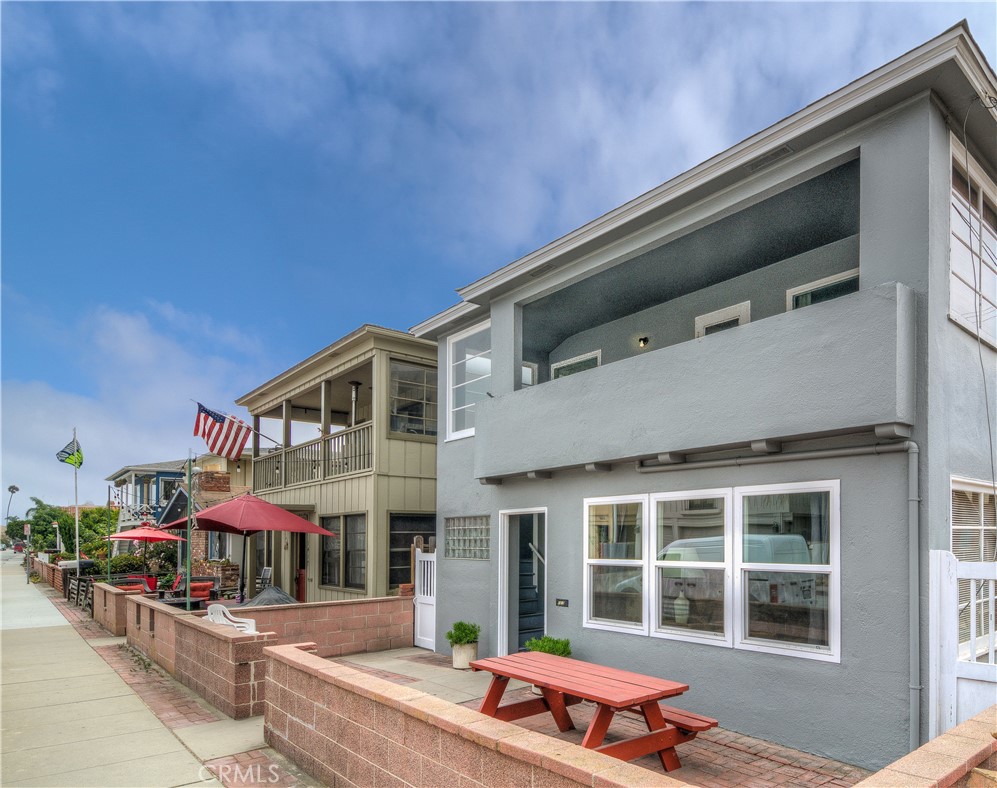 1419 W Bay Avenue, Newport Beach, CA 92661