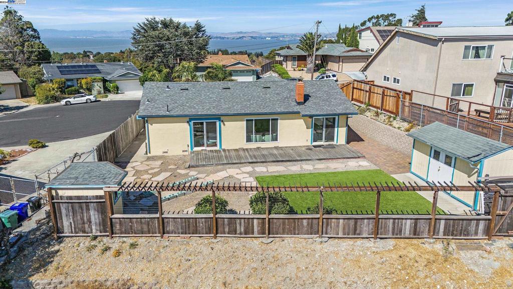 605 Major Vista Court, Pinole, CA 94564-2619