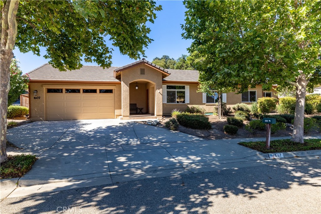 607 Navajo Avenue, Paso Robles, CA 93446