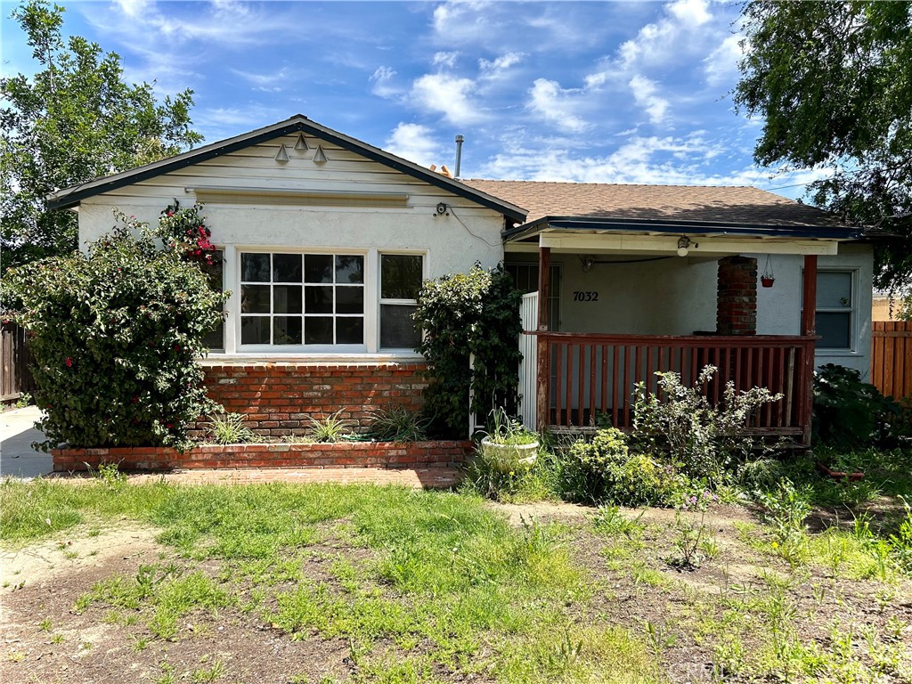 7032 Baird Avenue, Reseda, CA 91335