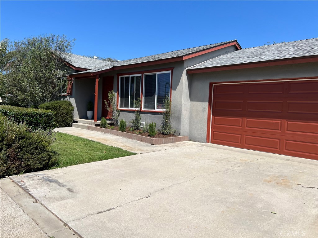 2220 Pomona Avenue, Costa Mesa, CA 92627