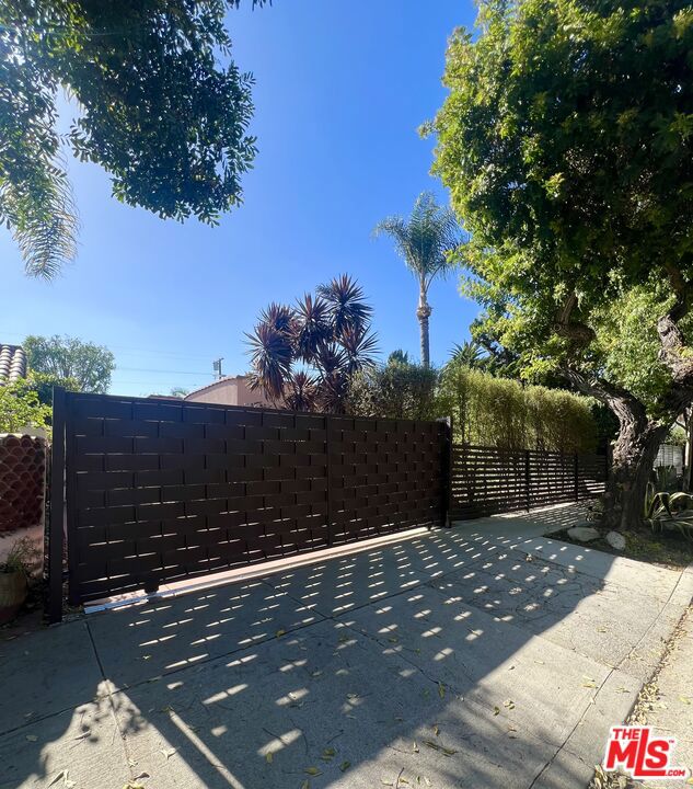 1223 Poinsettia Drive, West Hollywood, CA 90046