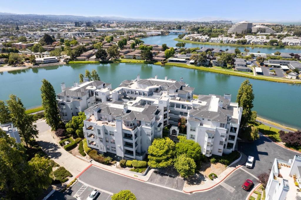 720 Promontory Point Lane, #2305, Foster City, CA 94404