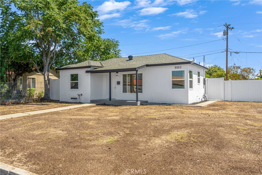 9063 Live Oak Avenue, Fontana, CA 92335