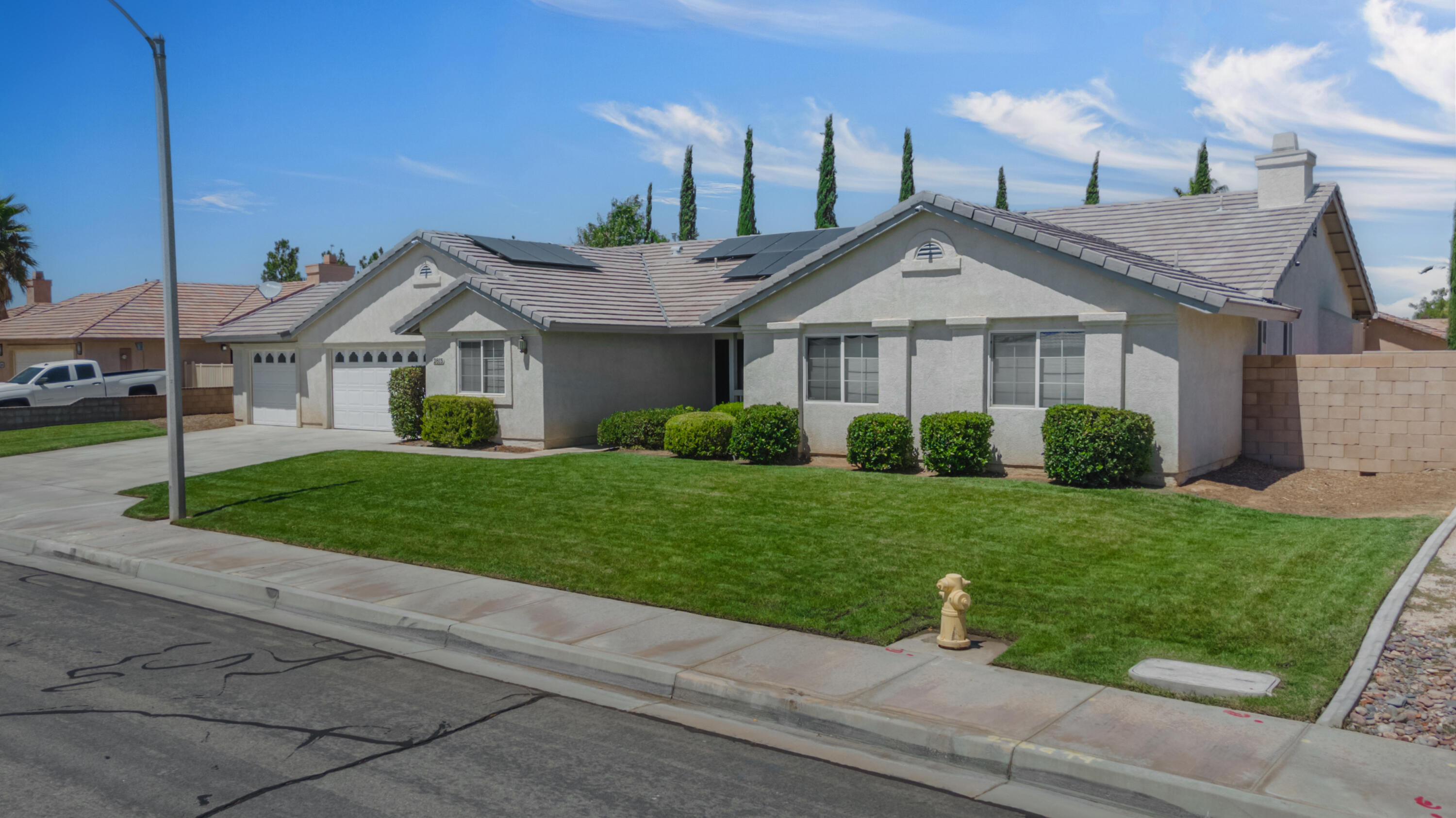 2815 W Avenue L-2, Lancaster, CA 93536