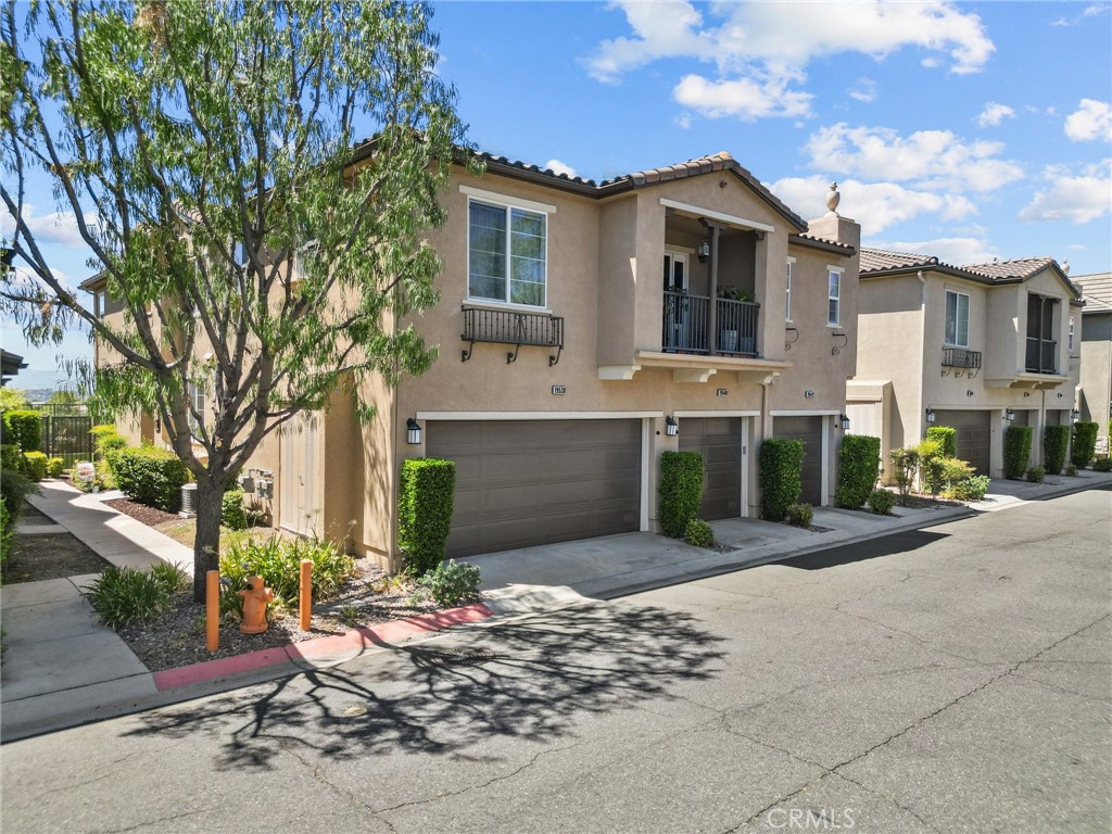 19538 Laroda Lane, Saugus, CA 91350