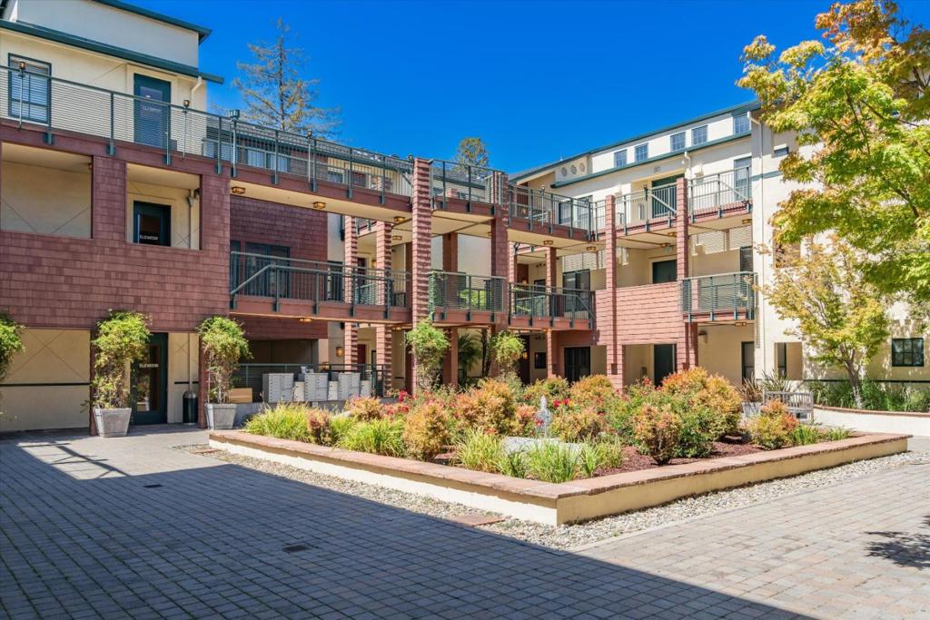 435 Sheridan Avenue, #203, Palo Alto, CA 94306