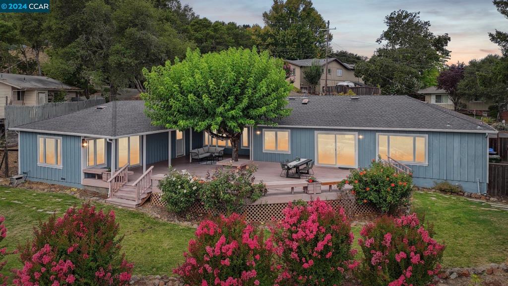 43 Crestview Dr, Orinda, CA 94563