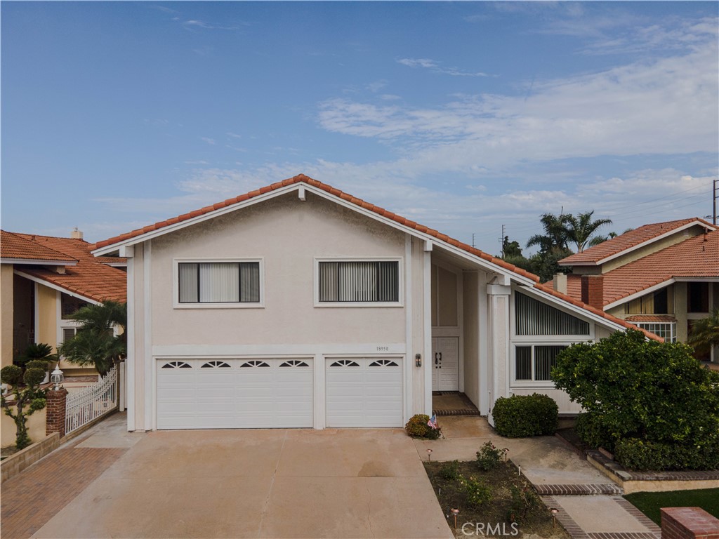 18950 Mount Walton Circle, Fountain Valley, CA 92708