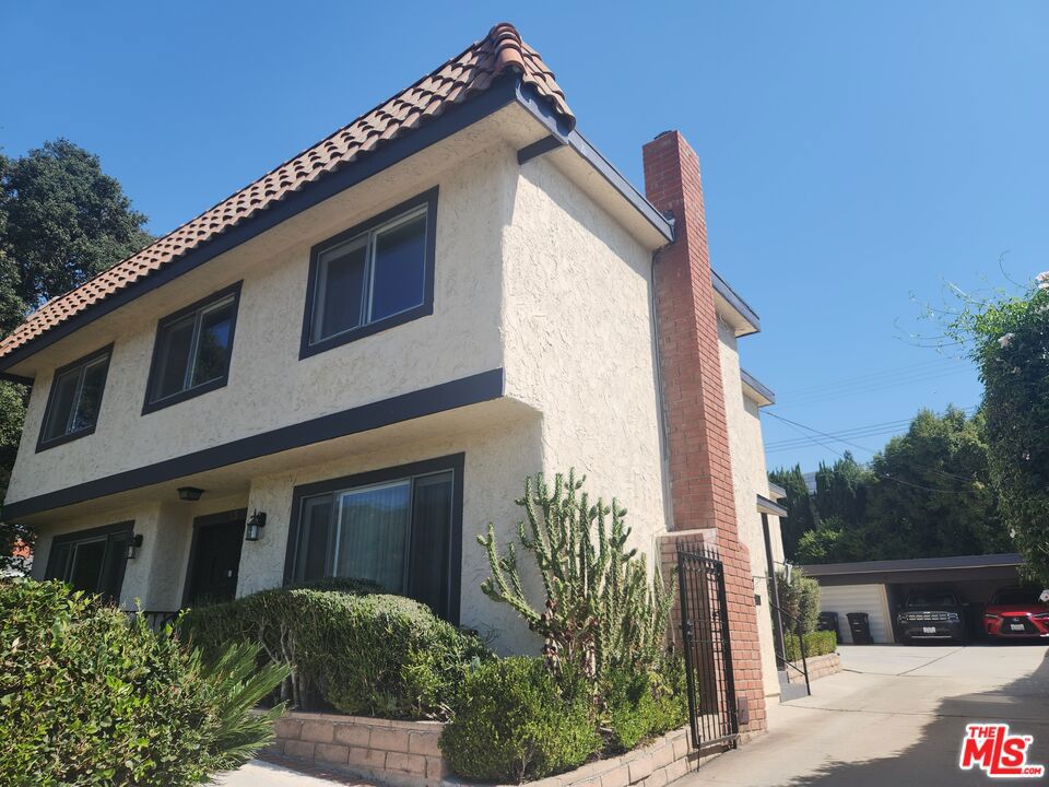 3253 Honolulu Avenue, #B, La Crescenta, CA 91214