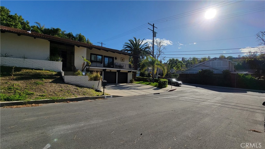 16642 Nanberry Road, Encino, CA 91436