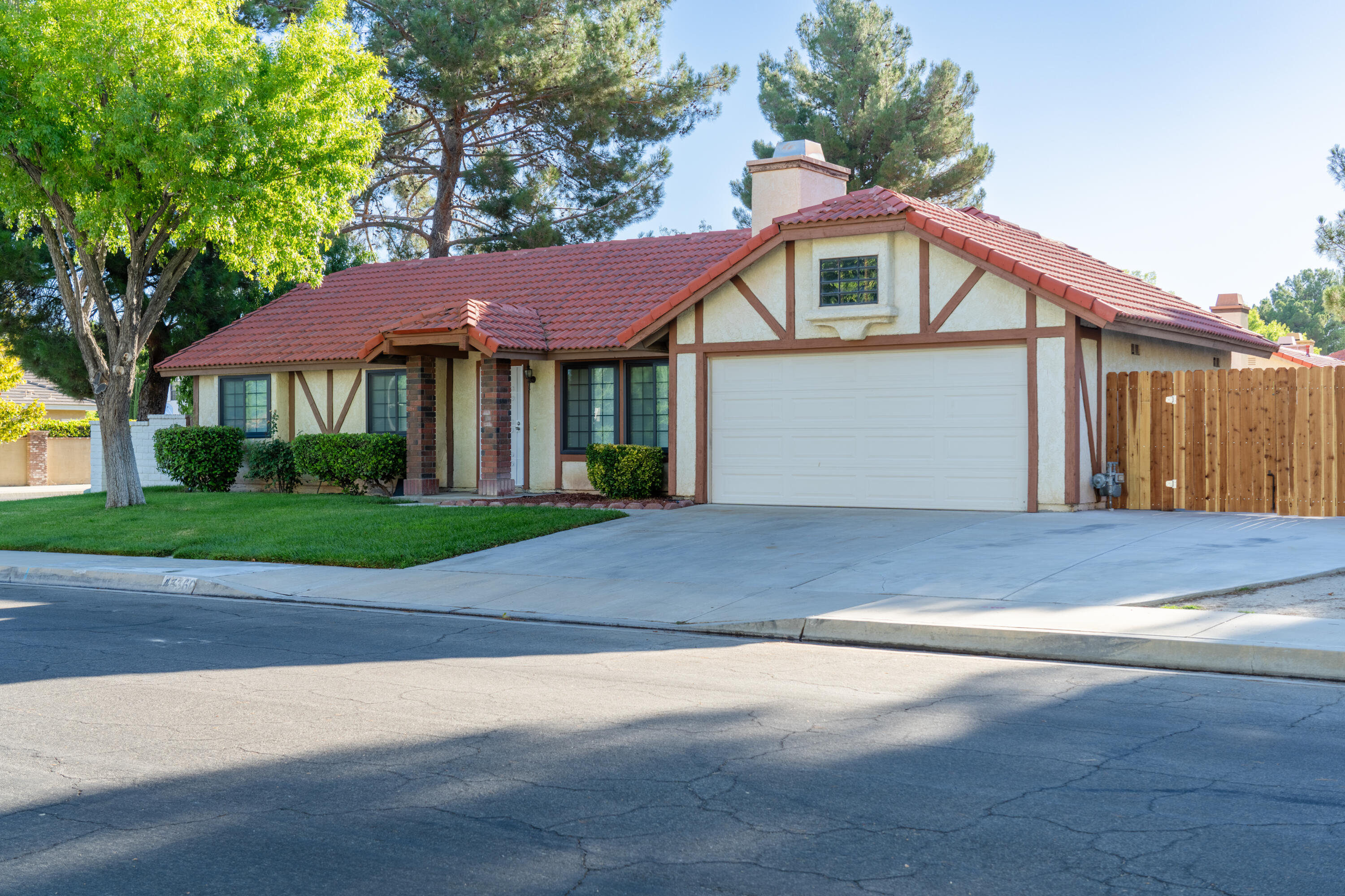 43360 W 28Th Street, Lancaster, CA 93536