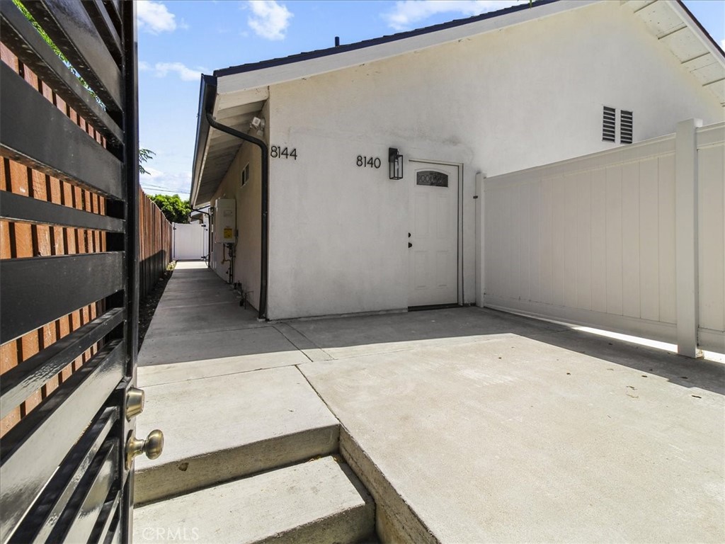 8140 Louise Ave, Northridge, CA 91325