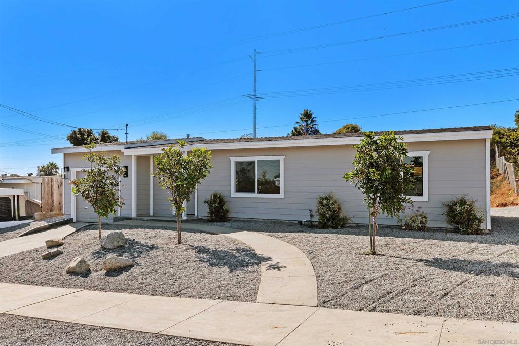 820 Santa Paula Street, Oceanside, CA 92058