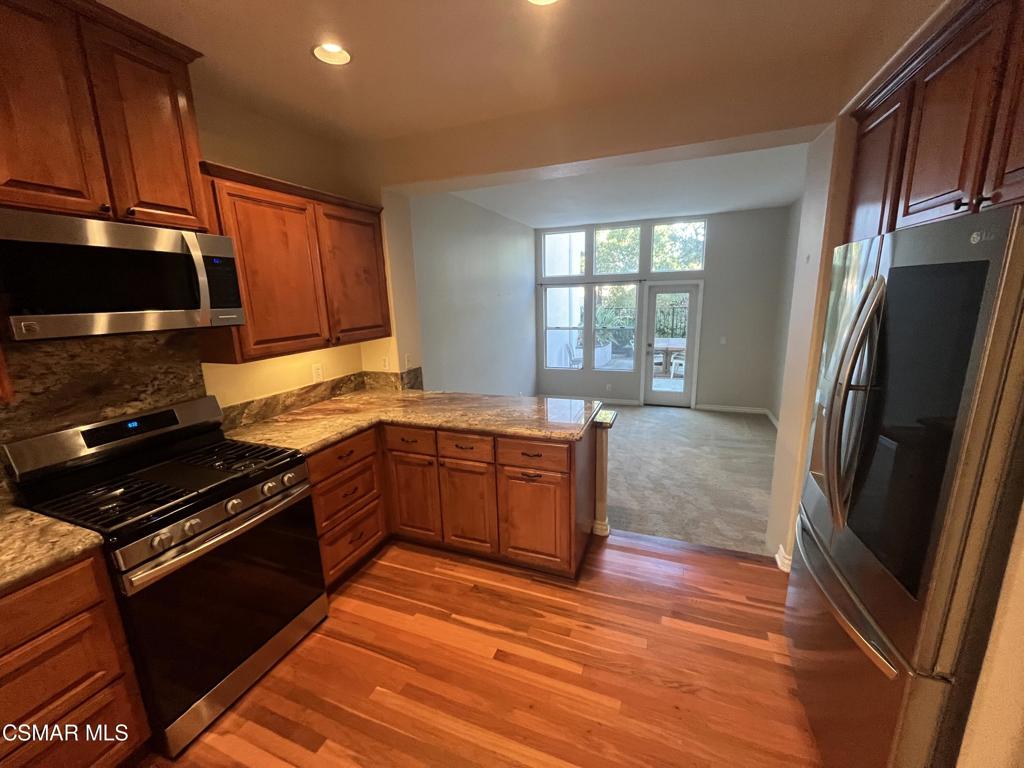 1033 Sunset Oak Circle, Newbury Park, CA 91320