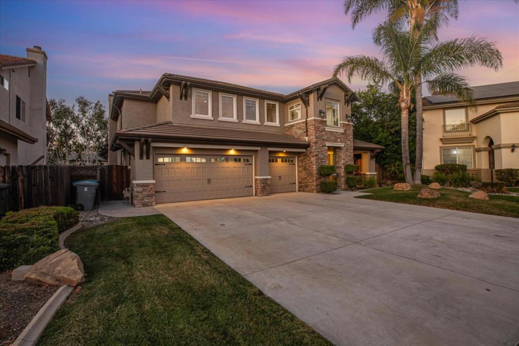 420 Majestic Drive, Hollister, CA 95023