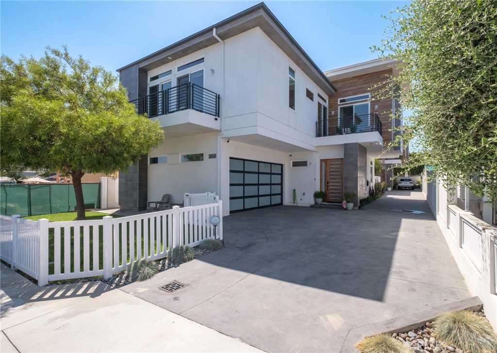 2104 Voorhees Avenue, #A, Redondo Beach, CA 90278