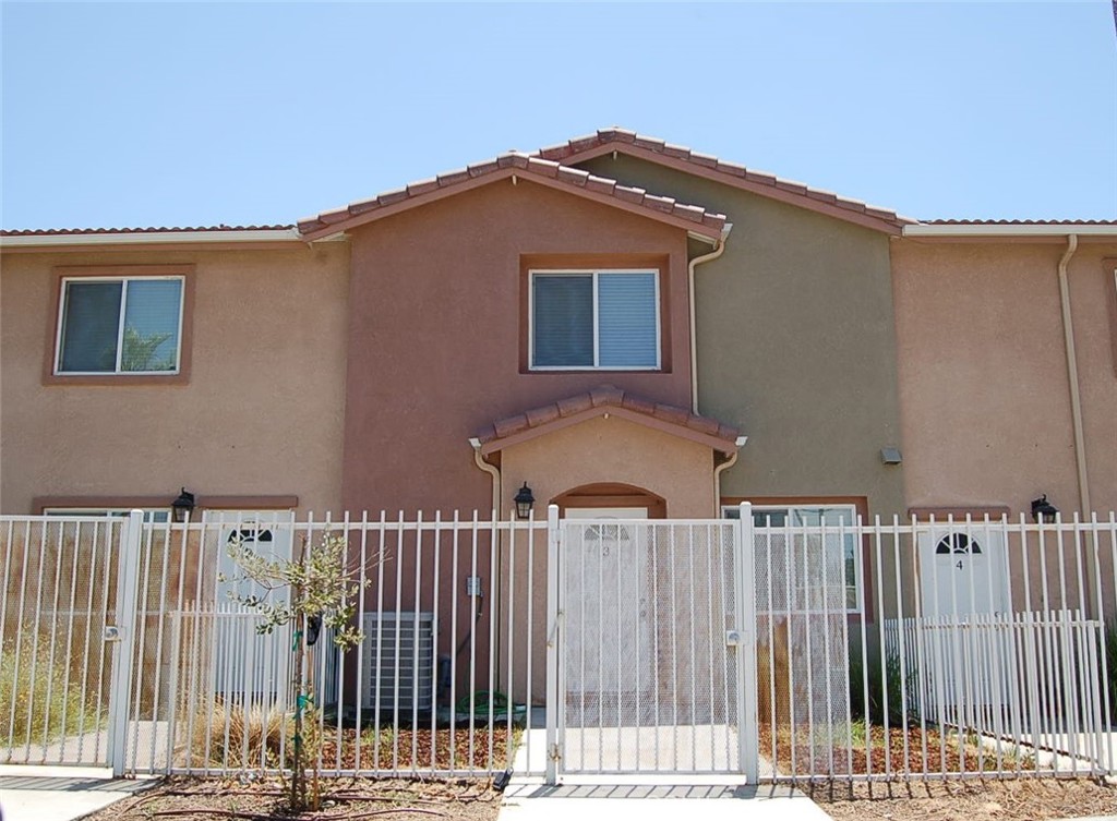 102 S Date Avenue, #3, Rialto, CA 92376