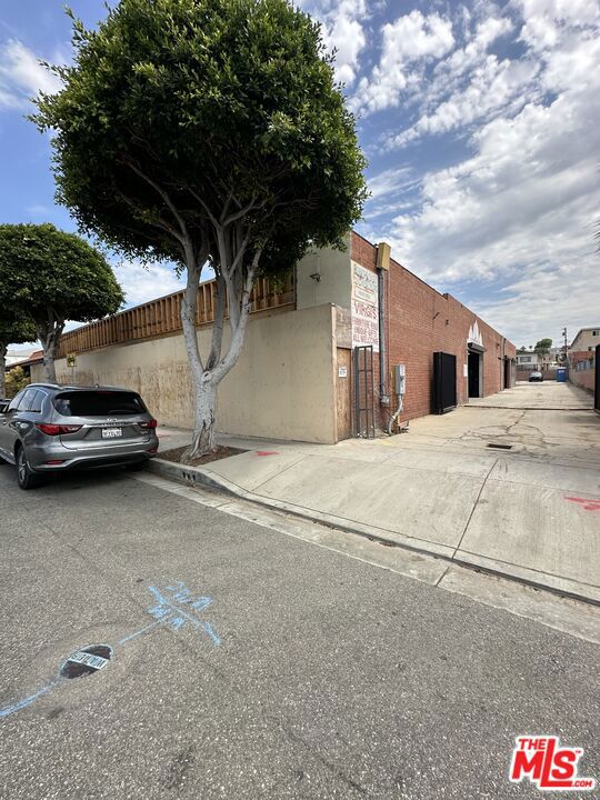 600 N La Brea Avenue | Similar Property Thumbnail 5