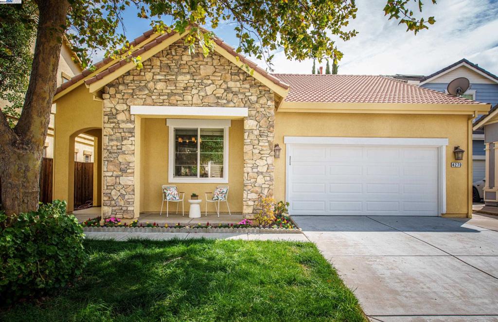 4270 Cherry Blossom Ln, Tracy, CA 95377