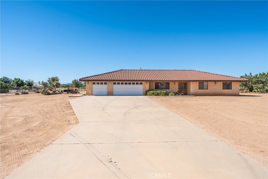 13939 Rodeo Road, Oak Hills, CA 92344