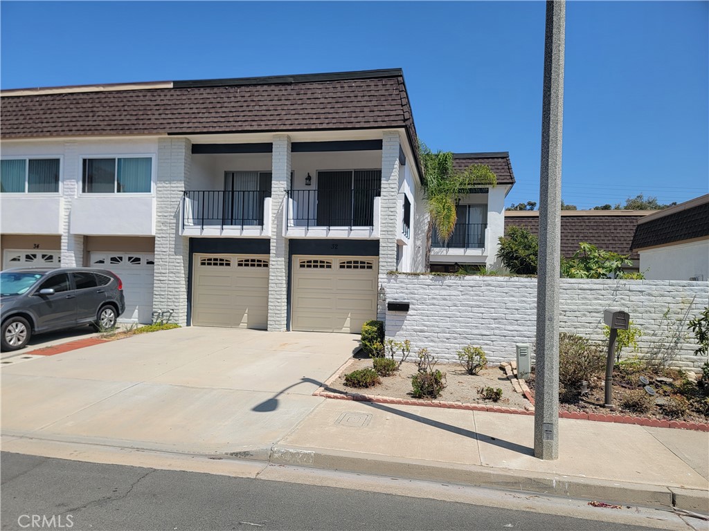 32 Queens Wreath Way, Irvine, CA 92612