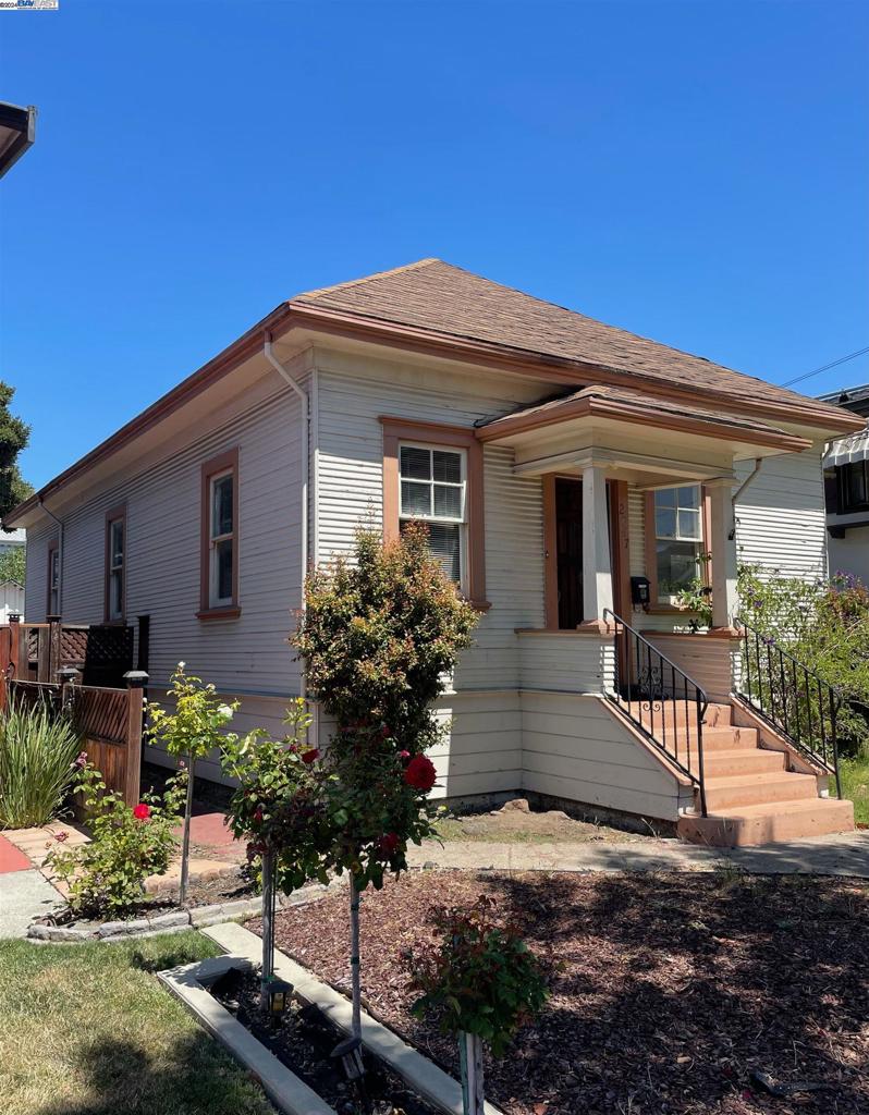 2847 Van Buren St, Alameda, CA 94501