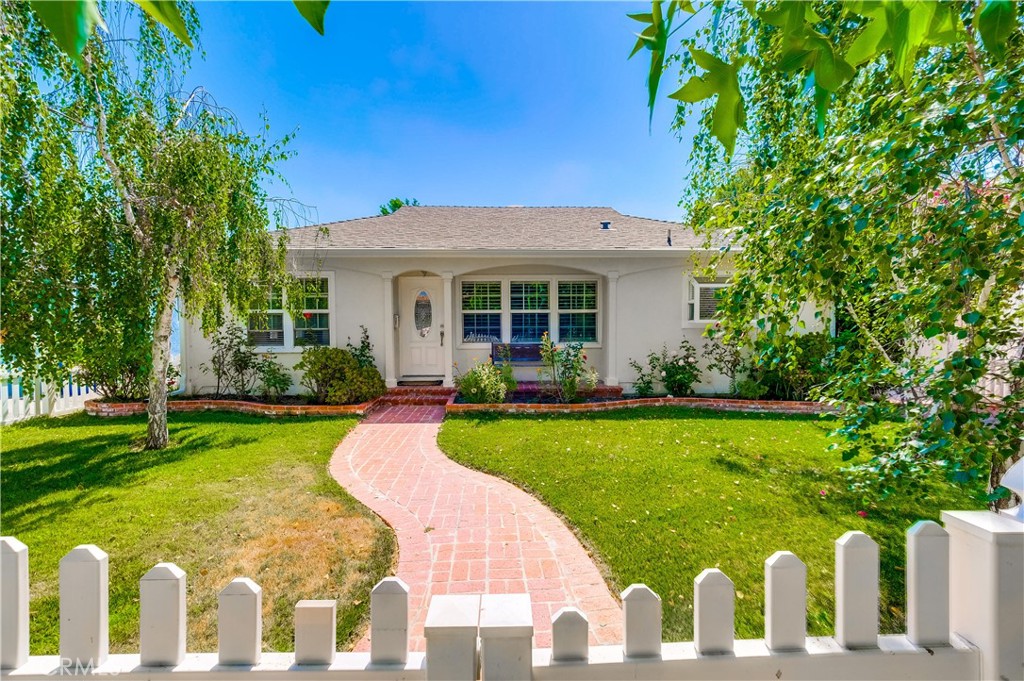 5306 Bellaire Avenue, Valley Village, CA 91607