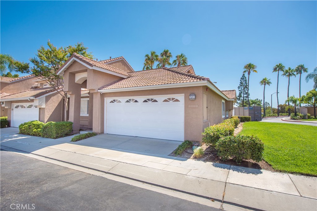 1541 Elegante Court, Corona, CA 92882