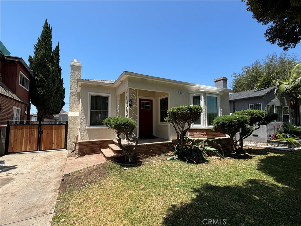 8807 Cimarron Street, Los Angeles, CA 90047