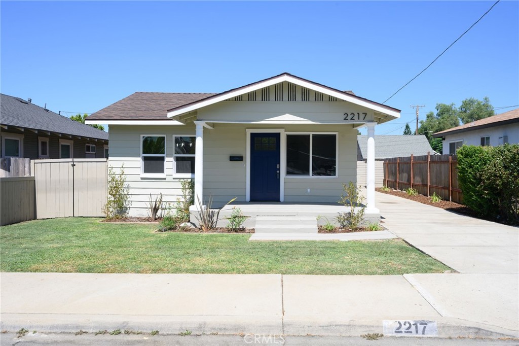 2217 B Street, La Verne, CA 91750