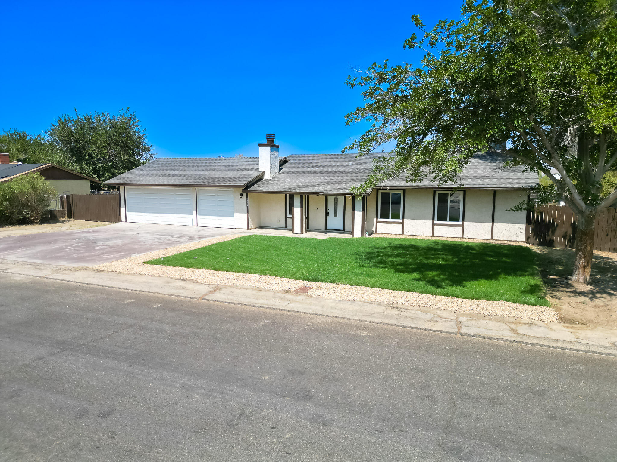 16243 Valeport Avenue, Lancaster, CA 93535