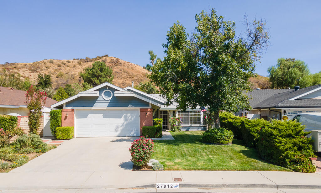 27912 Carnegie Avenue, Santa Clarita, CA 91350