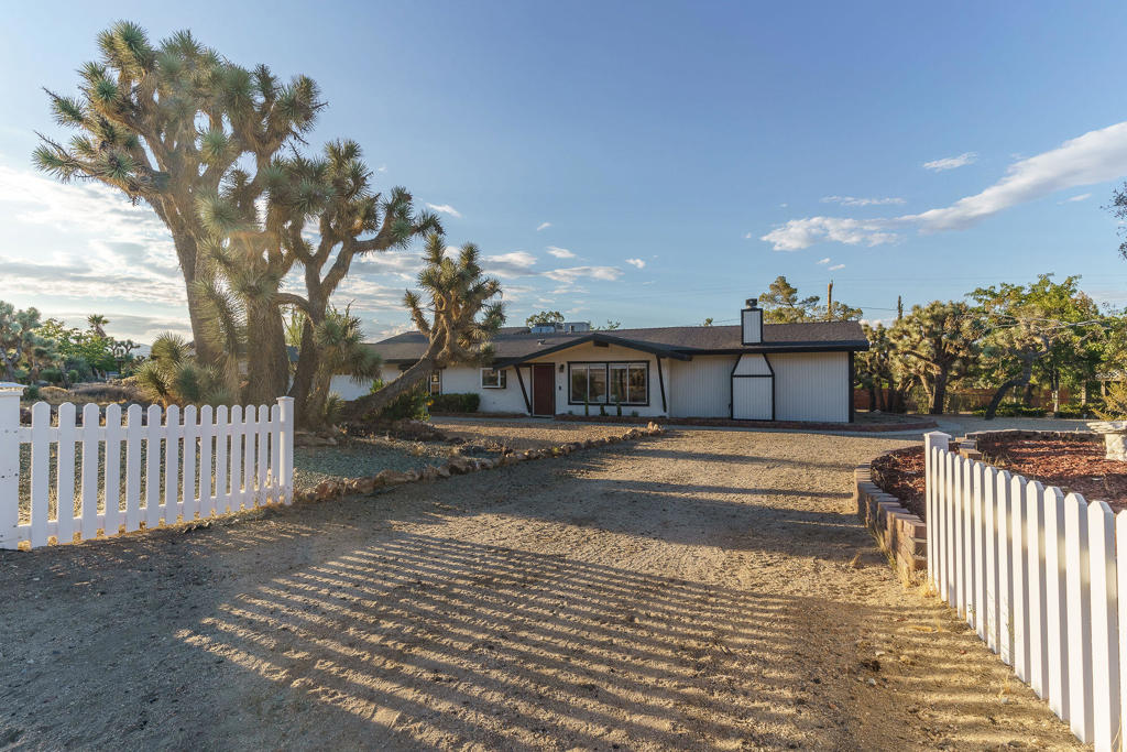 56450 Desert Gold Drive, Yucca Valley, CA 92284