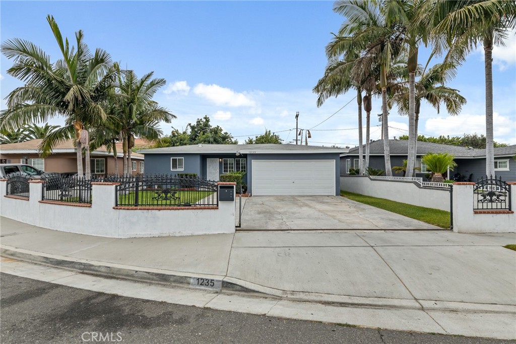 1235 Raymar Street, Santa Ana, CA 92703