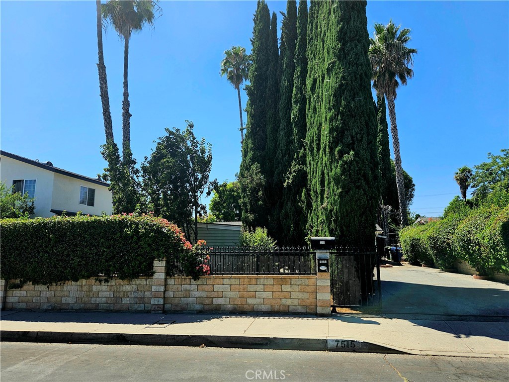 7513 Lurline Avenue, Winnetka, CA 91306