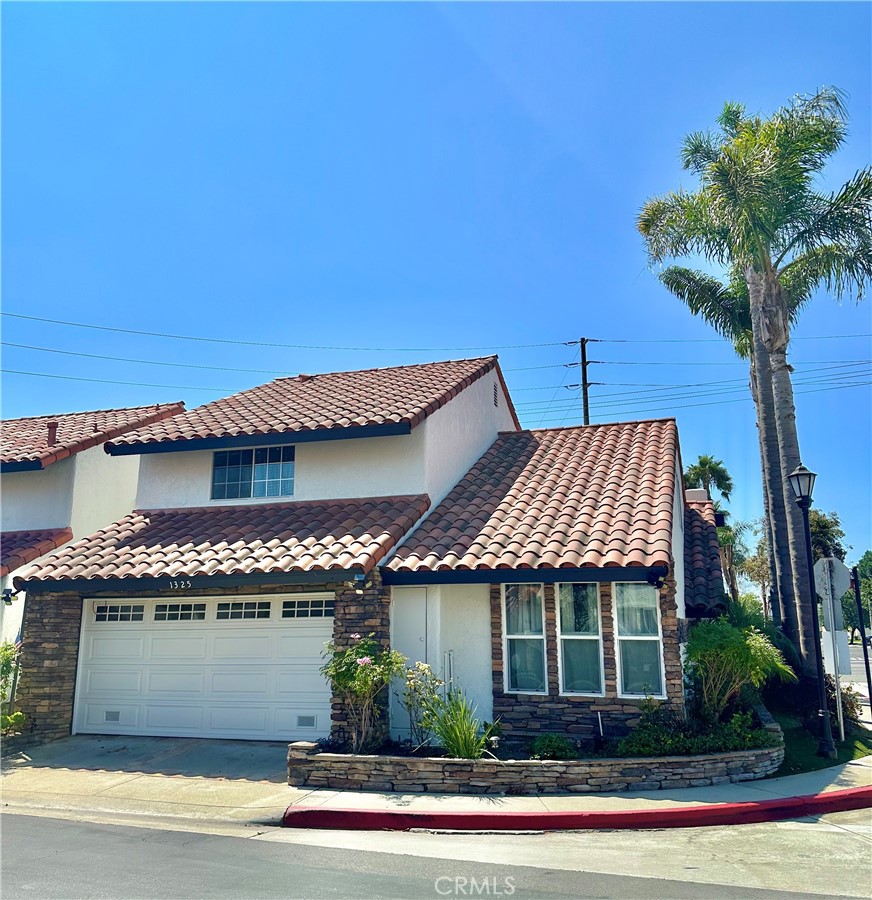 1325 Alpine Lane, Huntington Beach, CA 92648