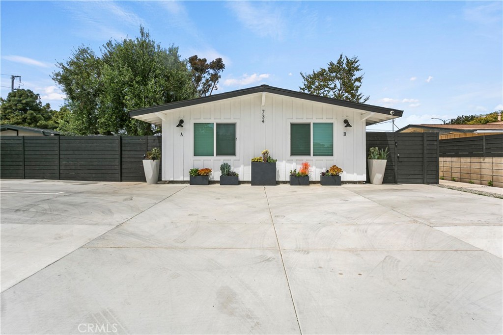 734 Center Street, #B, Costa Mesa, CA 92627