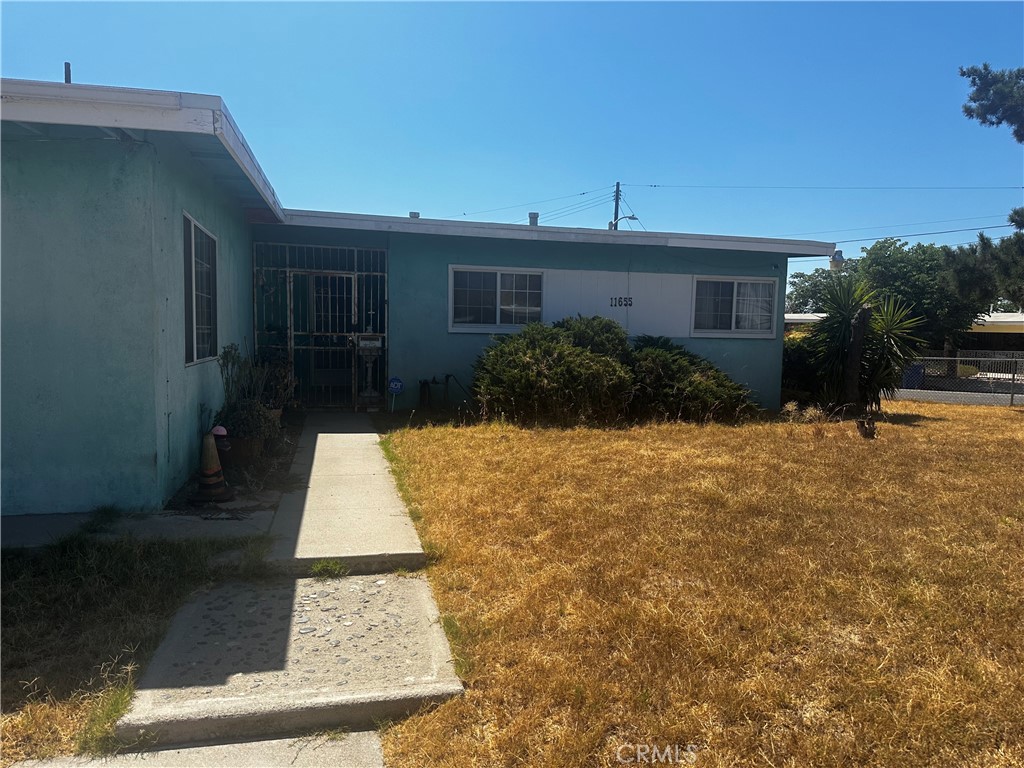 11655 Woodcock Avenue, San Fernando, CA 91340