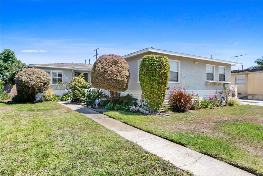 8418 Barnsley Avenue, Los Angeles, CA 90045