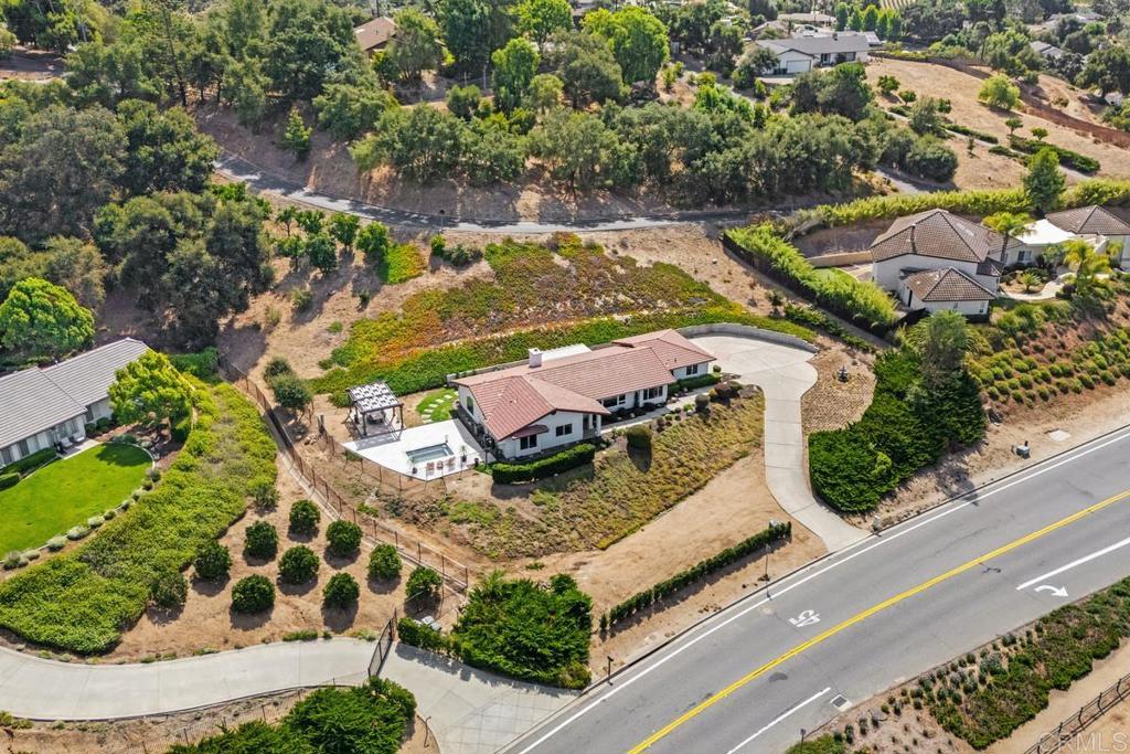 2736 Gird Road, Fallbrook, CA 92028