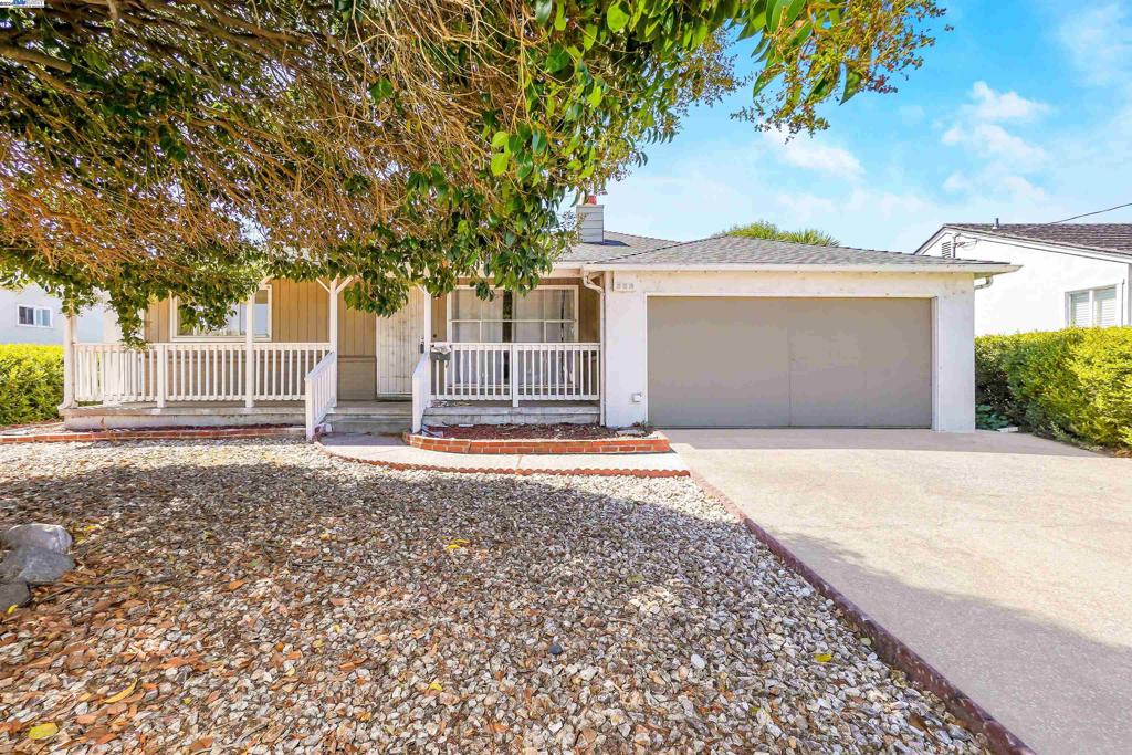 17443 Via Carmen, San Lorenzo, CA 94580