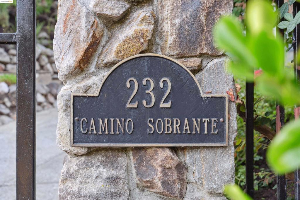 232 Camino Sobrante, Orinda, CA 94563