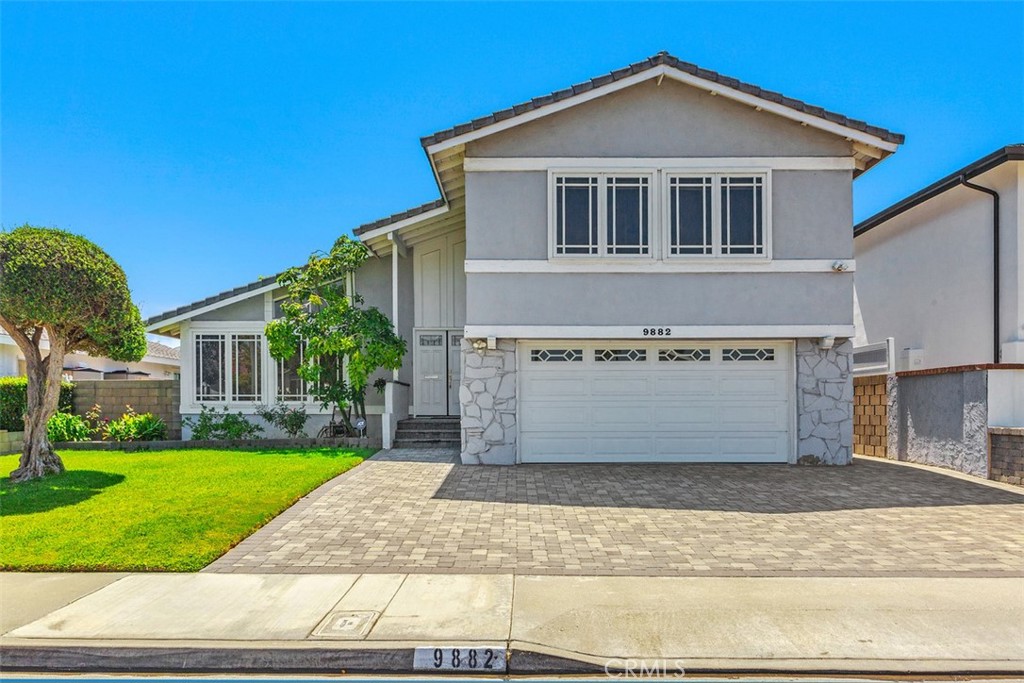 9882 Vicksburg Drive, Huntington Beach, CA 92646