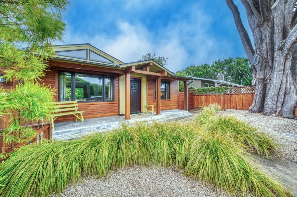 432 Vermont Avenue, Moss Beach, CA 94038