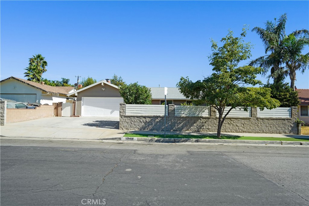 13058 Gridley Street, Sylmar, CA 91342