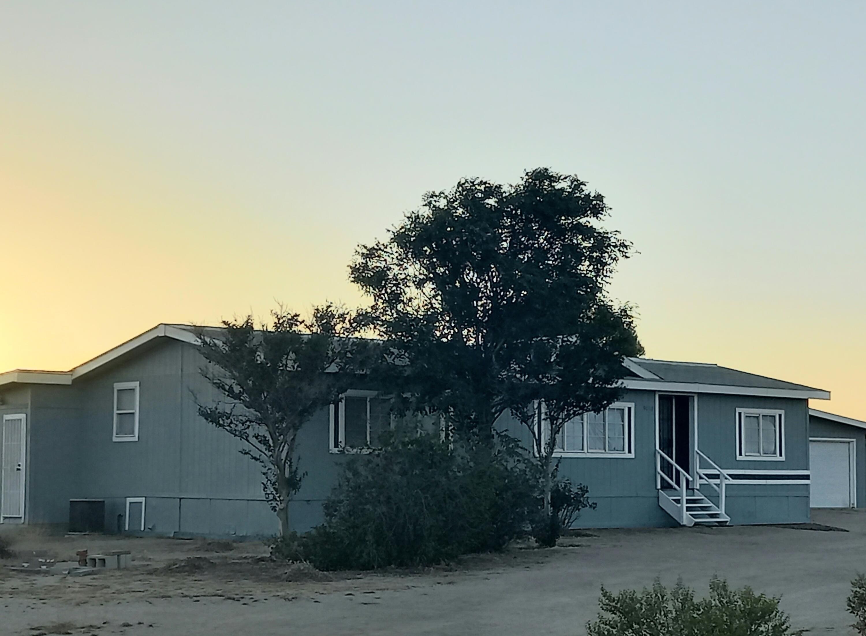 9073 Hull St., Mojave, CA 93501