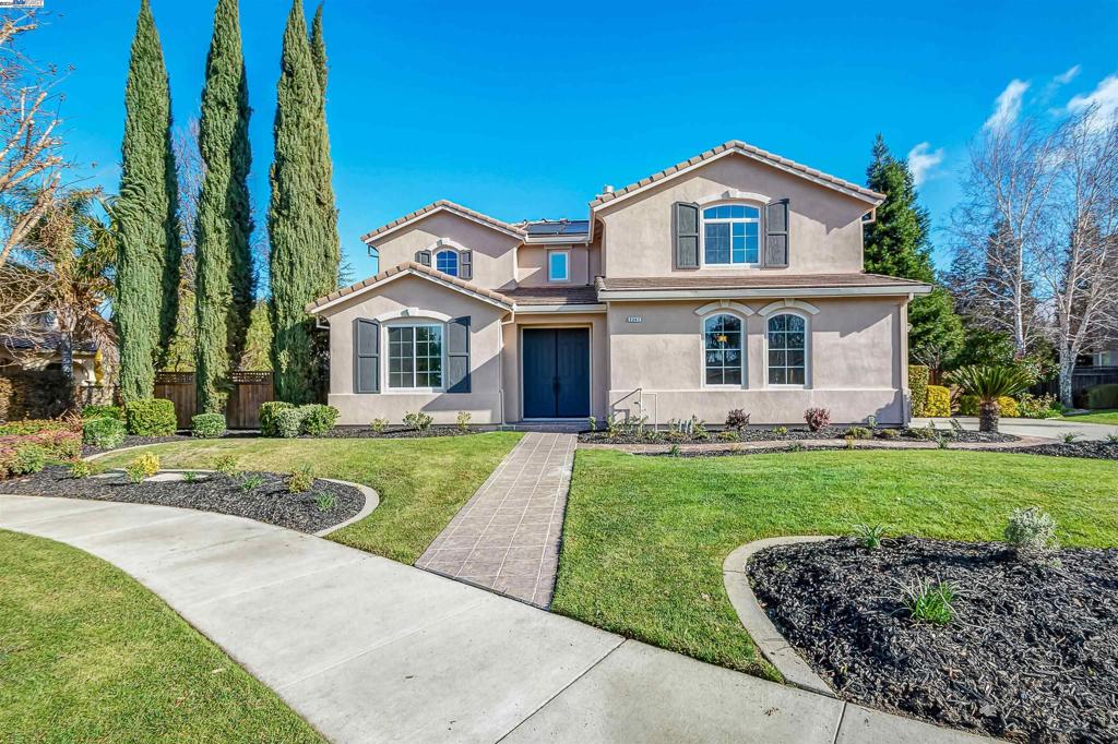 2247 Bluffs Ct, Livermore, CA 94551